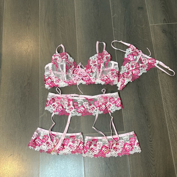 4-Piece Lace Mesh Babydoll Lingerie Set with Garter Belt Size L - Picture 3 of 12